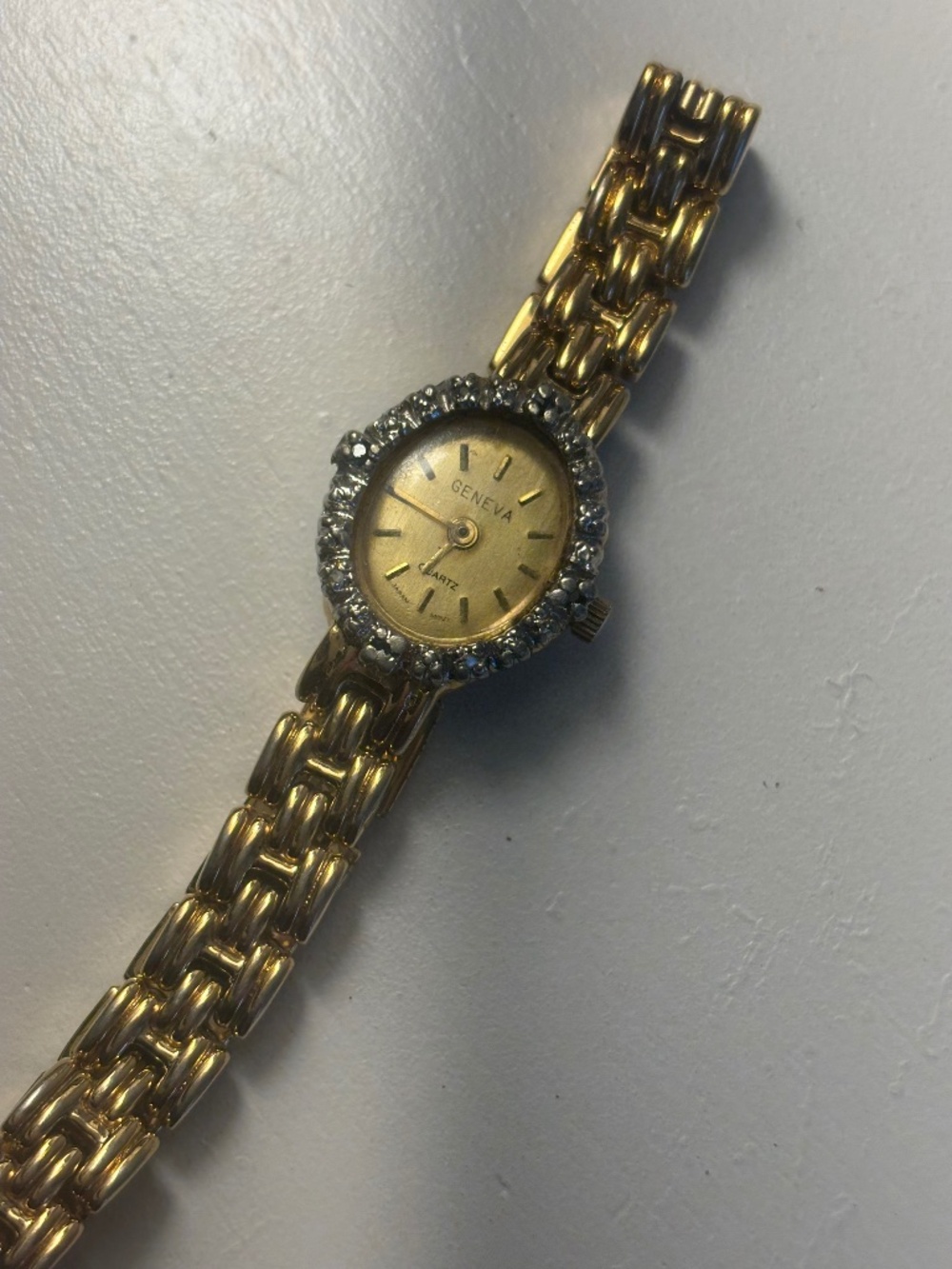 Geneva Quartz Ladies Gold Tone Bracelet Watch – Rhinestone Bezel - Not Working